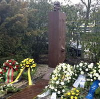 Bild vergrößern:Denkmal am ehemaligen Standort des KZ-Außenlagers MAGDA in Magdeburg-Rothensee