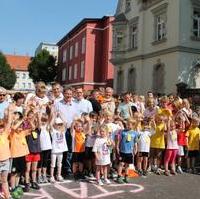 Bild vergrößern:Die Eröffnung des Sudenburger Straßenfestes, unter anderem waren auch Innenminister Holger Stahlknecht und Bundestagskandidat Tino Sorge mit dabei 