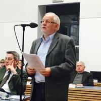 Bild vergrößern:Stadtrat Gerhard Häusler bei einem Redebeitrag im Magdeburger Stadtrat