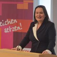 Bild vergrößern:Am 16. November wurde Sabine Wölfer beim Landesdelegiertentag der Frauen Union erneut zur Landesvorsitzenden dieser Vereinigung wiedergewählt. 