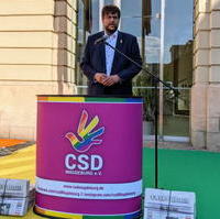 Bild vergrößern:Der CDU-Kreisvorsitzende Tobias Krull MdL bei seinem Grußwort zur Eröffnung der CSD-Aktionswochen am 30. Juni 2021. 