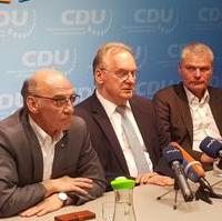 Bild vergrößern:Gemeinsame Pressekonferenz am 03. Juni mit dem Vorsitzenden der CDU-Landtagsfraktion Siegfried Borgwardt MdL, Minsterpräsident Dr. Reiner Haseloff MdL und dem CDU-Landesvorsitzenden Holger Stahlknecht MdL (v.l.n.r.)