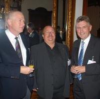 Bild vergrößern:Eberhard Pohl, Stadtratsfraktionsvors. Wigbert Schwenke MdL und der Bundestagsabgeordnete Manfred Behrens bei der Mediennacht 2010 der CDU-Landtagsfraktion (v.l.n.r.)