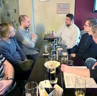 Bild vergrößern:Einige der Teilnehmer am Stammtisch der Jungen Union am 07. März 2024.