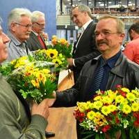 Bild vergrößern:Fraktionsvorsitzender Wigbert Schwenke MdL (r.) gratuliert den Ortsbürgermeistern zu Ihrer Ernennung