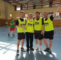 Bild vergrößern:Beim 7. Handball-Benefizturnier des Presseclub Magdeburg e.V. am 28 April gab es auch eine Kenia-Mannschaft (CDU, SPD, B90/DieGrünen). Selbstverständlich stellte die CDU die meisten Mandatsträger. zu sehen Florian Philipp MdL, Stadtrat Manuel Rupsch, Tobias Krull MdL und Stadtrat Daniel Kraatz (v.l.n.r.)