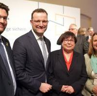 Bild vergrößern:Am Rande der Veranstaltung  „Pflege sichern. Sicher pflegen.“ am 06.02. in Wernigerode Heike Brehmer MdB, Angela Gorr MdL, Bundesgesundheitsminister Jens Spahn MdB und Tobias Krull MdL (v.r.n.l.)