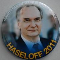 Bild vergrößern:Mit diesem Button kann man seine persönliche Unterstützung für den CDU-Spitzenkandidaten Dr. Reiner Haseloff öffentlich demonstrieren