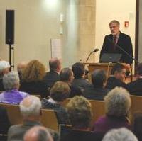 Bild vergrößern:Staatsminister Rainer Robra spricht bei der offiziellen Eröffnung des Kaiser-Otto-Jahres im Kulturhistorischen Museum