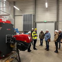 Bild vergrößern:Mitglieder des CDU-Ortsverbandes Ostelbien besuchten am 02. März das Biomasseheizkraftwerk in der Nähe des Stadions.