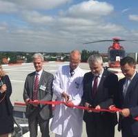 Bild vergrößern:Einweihung des neuen Hubschrauberlandeplatzes der Uniklinik Magdeburg am 25. Juni 2018 unter anderem mit Finanzminister Andre Schröder MdL (g.r.)