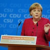 Bild vergrößern:Die CDU-Bundesvorsitzende und Bundeskanzlerin Dr. Angela Merkel bei der Vorstellung des gemeinsamen Regierungsprogramms der Unionsparteien
