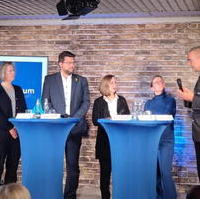 Bild vergrößern:Am 01. März diskutierte unter anderem die Innenministerin Dr. Tamara Zieschang (g.l.) zum Thema häusliche Gewalt. 