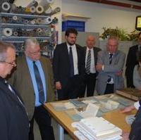Bild vergrößern:Besichtigung der Restaurationswerkstatt der Stadtbibliothek und des Stadtarchivs der Löwenstadt Braunschweig durch Mitglieder der CDU-Ratsfraktionen Braunschweig und Magdeburg