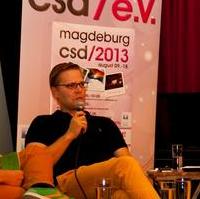 Bild vergrößern:Bundestagskandidat Tino Sorge bei der Podiumsdiskussion im Rahmen der Christopher-Street-Day-Woche 