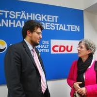 Bild vergrößern:Im Gespräch am Rande der Kreisvorstandssitzung CDU-Kreisvorsitzender Tobias Krull und Staatssekretärin Anne-Marie Keding (v.l.n.r.)