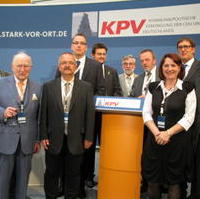 Bild vergrößern:Vertreter der Kommunalpolitischen Vereinigung der CDU Sachsen-Anhalt (KPV) gemeinsam mit dem KPV-Bundesvorsitzenden Peter Götz (g.r.) und anderen KPV-Spitzenvertretern. 