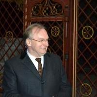 Bild vergrößern:Ministerpräsident Dr. Rainer Haseloff bei der Einweihng der sanierten Stufen des Nordturms im Magdeburger Dom