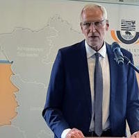 Bild vergrößern:Verabschiedung von Heinz-Lothar Theel als geschäftsführender Präsidalmitglied des Landkreistages Sachsen-Anhalt 