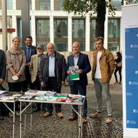 Bild vergrößern:Infostand der Konrad Adenauer Stiftung am Tag der Demokratie am 15. September in der Magdeburger Innenstadt. 