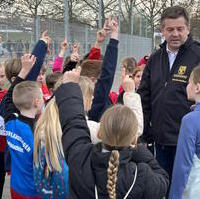 Bild vergrößern:Ministerpräsident Sven Schulze bei seinem Besuch der Sachsen-Anhalt-Spiele des Landessportbundes am 21. März 2026