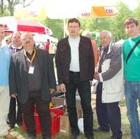 Bild vergrößern:Vertreter unserer Partei beim gemeinsamen Infostand von CDU/CDA/JU/RCDS beim Fest der Begegnung im Magdeburger Stadtpark am 01. Mai