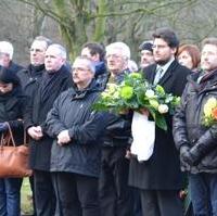 Bild vergrößern:Auch der Vorsitzende der Fraktion CDU/Bund für Magdeburg, Wigbert Schwenke MdL (4.v.r.), und Fraktionsgeschäftsführer Tobias Krull (3.v.r.) gedachten dem 16. Januar 1945