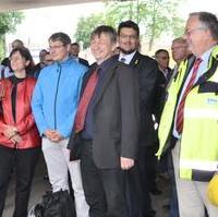 Bild vergrößern:Gute Stimmung bei den Vertretern der CDU/FDP/BfM Ratsfraktion beim symbolischen Spatenstich für die Eisenbahnüberführung Ernst-Reuter-Allee