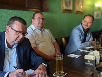 weiter zum Artikel