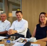 Bild vergrößern:Am Rande der Sitzung des CDU-Landesvorstandes am 26. August in Magdeburg Landesvorsitzender Holger Stahlknecht MdL, Generalsekretär Sven Schulze MdEP und die stellv. CDU-Landesvorsitzende Heike Brehmer MdB (v.l.n.r.)