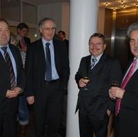 Bild vergrößern:Heinrich Sonsalla (GF WOBAU), Horst Eckert (Stadtsparkasse Magdeburg), Beigeordneter Klaus Zimmermann und Klaus Regener (GF MVB) beim Neujahrsempfang (v.l.n.r.)