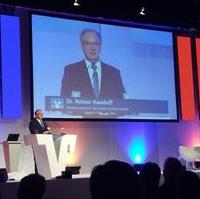 Bild vergrößern:Ministerpräsident Dr. Reiner Haseloff spricht beim Mittelstandstag der Volksbanken
