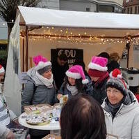 Bild vergrößern:Stand der CDU beim diesjährigen Stadtfelder Weihnachtsspektakel am 13.12.24.