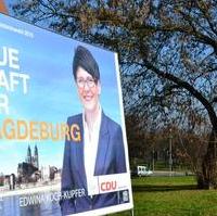 Bild vergrößern:Die Großflächenplakate von Edwina Koch-Kupfer zur Oberbürgermeisterinwahl haben in der Landeshauptstadt Magdeburg ihre Plätze eingenommen