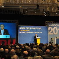 Bild vergrößern:Ein erfolgreicher Start in die letzten Wochen des Wahlkampfes war der Veranstaltung der CDU Sachsen-Anhalt im Maritim-Hotel in Halle/Saale u.a. mit der Bundeskanzlerin Dr. Angela Merkel, dem Ministerpräsidenten Prof. Wolfgang Böhmer und dem Spitzenkandidaten Dr. Reiner Haseloff. 