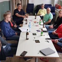 Bild vergrößern:Die Mitglieder des CDU-Ortsverbandes Am Neustädter Feld im Austausch am 28. Mai 2024. 