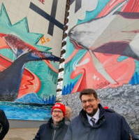 Bild vergrößern:Der Vorstand der WBG Otto-von.Guericke Oliver Hornemann und Tobias Krull MdL bei der Einweihung des neuen Graffiti Walerie in Neustädter See