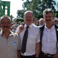 Bild vergrößern:Fraktionsvorsitzender Wigbert Schwenke MdL, Verkehrsminister Thomas Webel und Weiße Flotte Geschäftsführer Peter Fechner bei der Wiederinbetriebnahme des Schiffshebewerkes Magdeburg-Rothensee 
(v.l.n.r.)