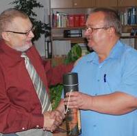 Bild vergrößern:Der Vorsitzende der Fraktion CDU/BfM im Magdeburger Stadtrat Wigbert Schwenke MdL gratuliert dem Fraktionsgeschäftsführer Reinhard Gurcke zu seinem 64zigsten Geburtstag (v.r.n.l.)