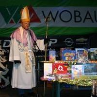 Bild vergrößern:Der CDU-Stadtrat und CDU-Ortsverbandsvors. Michael Hoffmann bei seinem Auftritt als St. Nikolaus beim Sudenburger Weihnachtsmarkt
