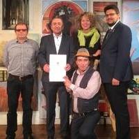 Bild vergrößern:Übergabe von Fördermitteln an das Theater an der Angel durch den Staatssekretär Dr. Gunnar Schellenberger (2.v.l.) und begleitet durch Tobias Krull MdL (g.r.) am 06. April. 