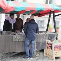 Bild vergrößern:Infostand des Fördervereins Magdeburger Dommuseums beim Kaiser-Otto-Fest. Mit dabei Vereinsmitglied und CDU-Kreisvorsitzender Tobias Krull (g.l.)