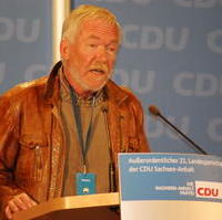 Bild vergrößern:Thomas Veil spricht auf dem CDU-Landesparteitag zum vorliegenden Koalitionsvertrag