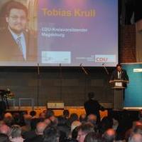 Bild vergrößern:Der Vorsitzende des CDU-Kreisverbandes Magdeburg Tobias Krull begrüßt die rund 450 Gäste zum gemeinsamen Neujahrsempfang mit dem CDU-Landesverband Sachsen-Anhalt