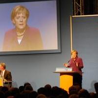 Bild vergrößern:Die CDU-Bundesvorsitzende Dr. Angela Merkel bei ihrem Redebeitrag auf der CDU-Regionalkonferenz für die CDU-Landesverbände Sachsen, Sachsen-Anhalt und Thüringen