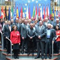 Bild vergrößern:Die Teilnehmer des Arbeitskreises Grosse Städte der KPV bei ihrem Besuch im Europäischen Parlament