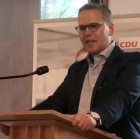 Bild vergrößern:Der Bundestagsabgeordnete Tino Sorge bei einer Veranstaltung am 22. August in Magdeburg