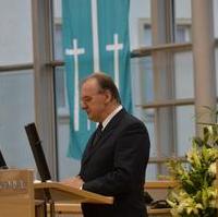 Bild vergrößern:Ministerpräsident Dr. Reiner Haseloff bei seiner Ansprache zum Volkstrauertag im Landtag von Sachsen-Anhalt