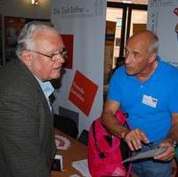 Bild vergrößern:Am Rande der 1. Magdeburger Engagementmesse, der CDU-Stadtrat Hubert Salzborn und der Vorsitzende des Vorstandes der Bürgerstiftung Magdeburg Wolfgang Stein. (v.l.n.r.)