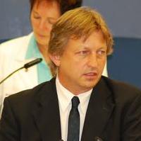 Bild vergrößern:Stadtrat Andreas Schumann spricht bei der Aktuellen Debatte -Magdeburg - Landeshauptstadt mit kulturpoltischem Leitbild- 